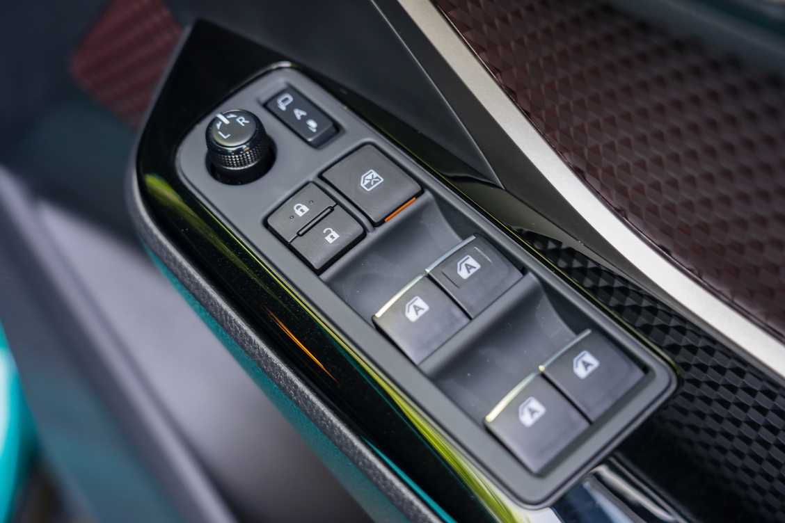 Car Door Handle with Power Window Control Unit